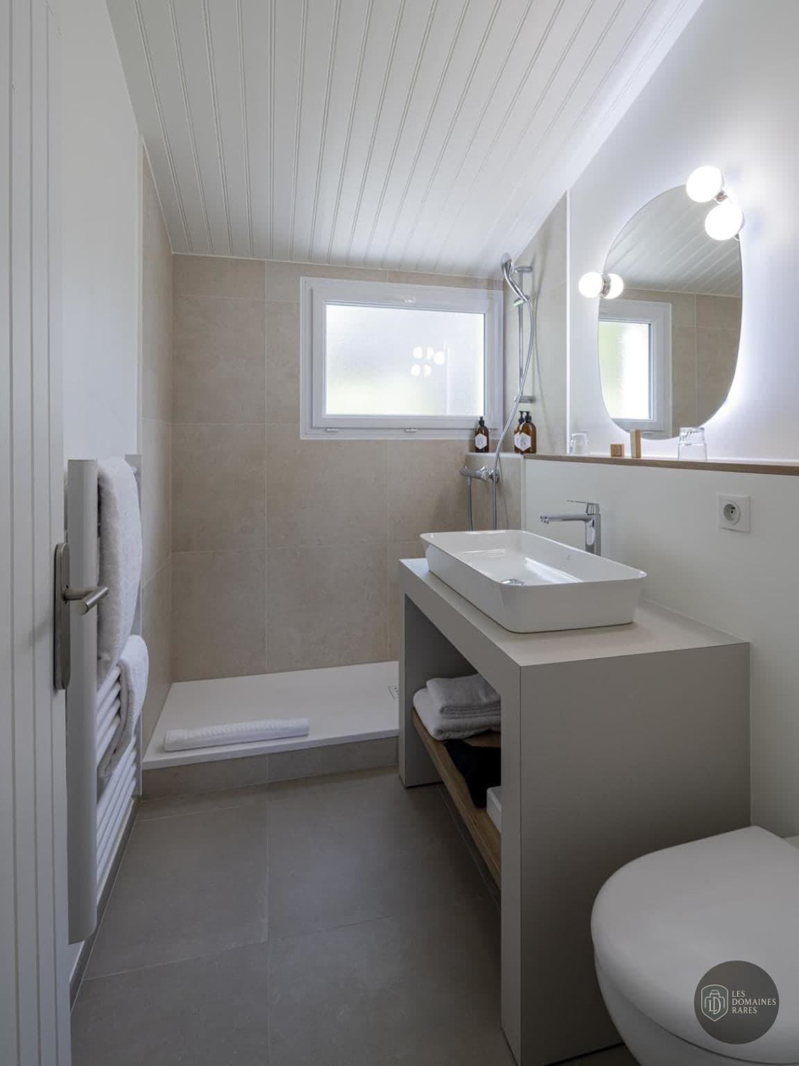 Salle de bain de l'hôtel Hôtel Punta Lara à La en Pays de la Loire