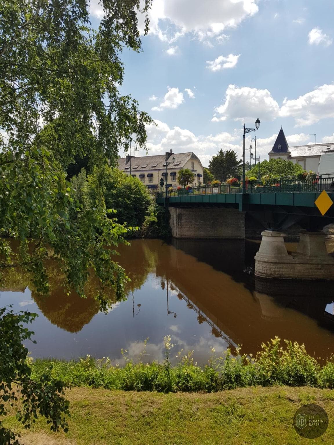 Vue extérieure de l'hôtel Hôtel Robic à Pontivy en Bretagne
