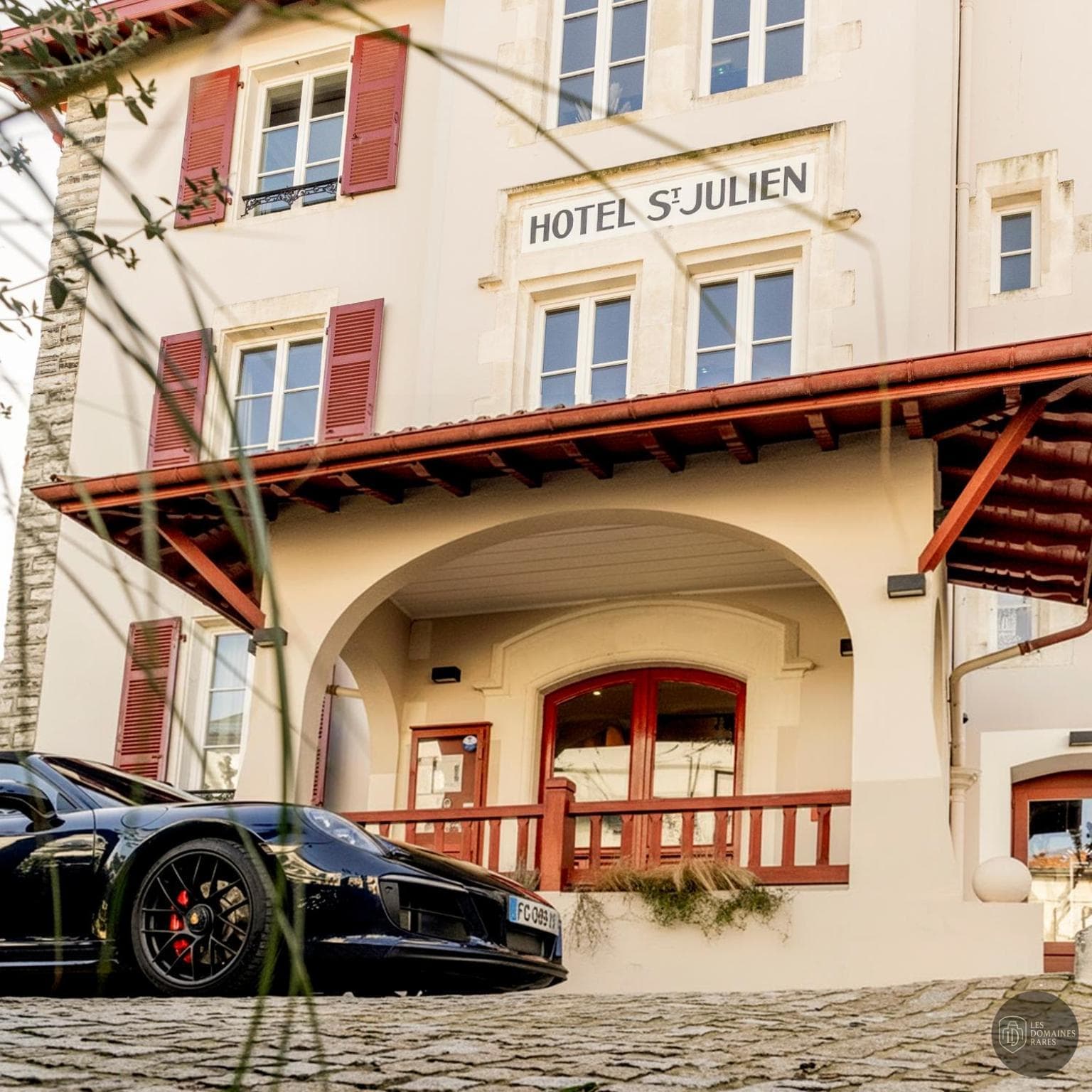 Vue extérieure de l'hôtel Hôtel St-Julien à Biarritz en Nouvelle-Aquitaine