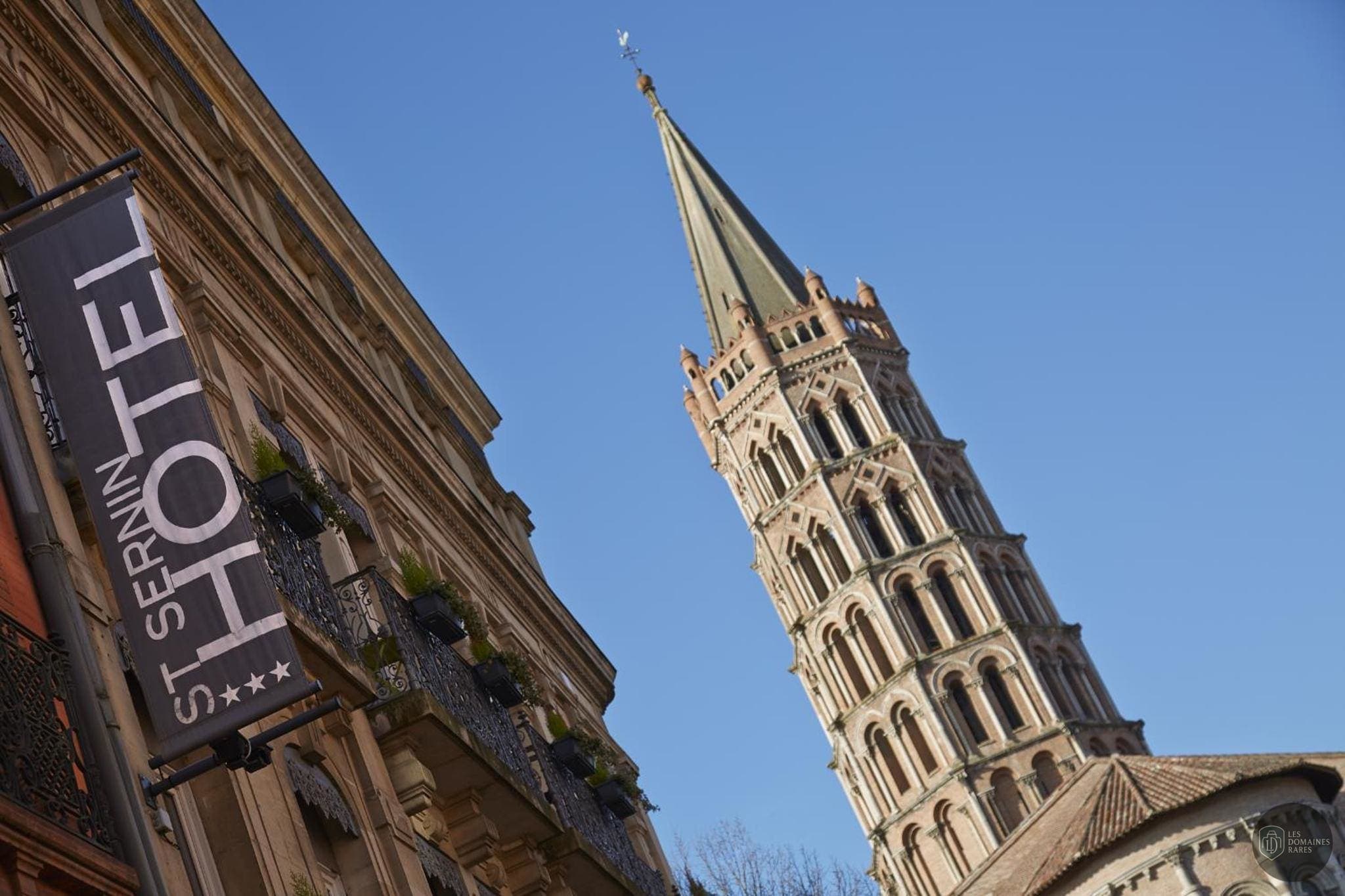 Vue extérieure de l'hôtel Hôtel St Sernin à Toulouse en Occitanie