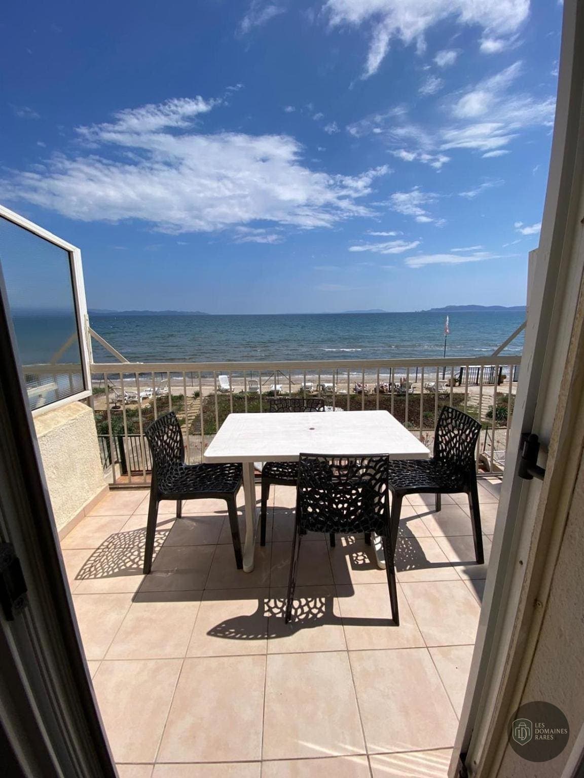 Vue extérieure de l'hôtel Hôtel Surplage à Cavalière en Provence-Alpes-Côte d'Azur