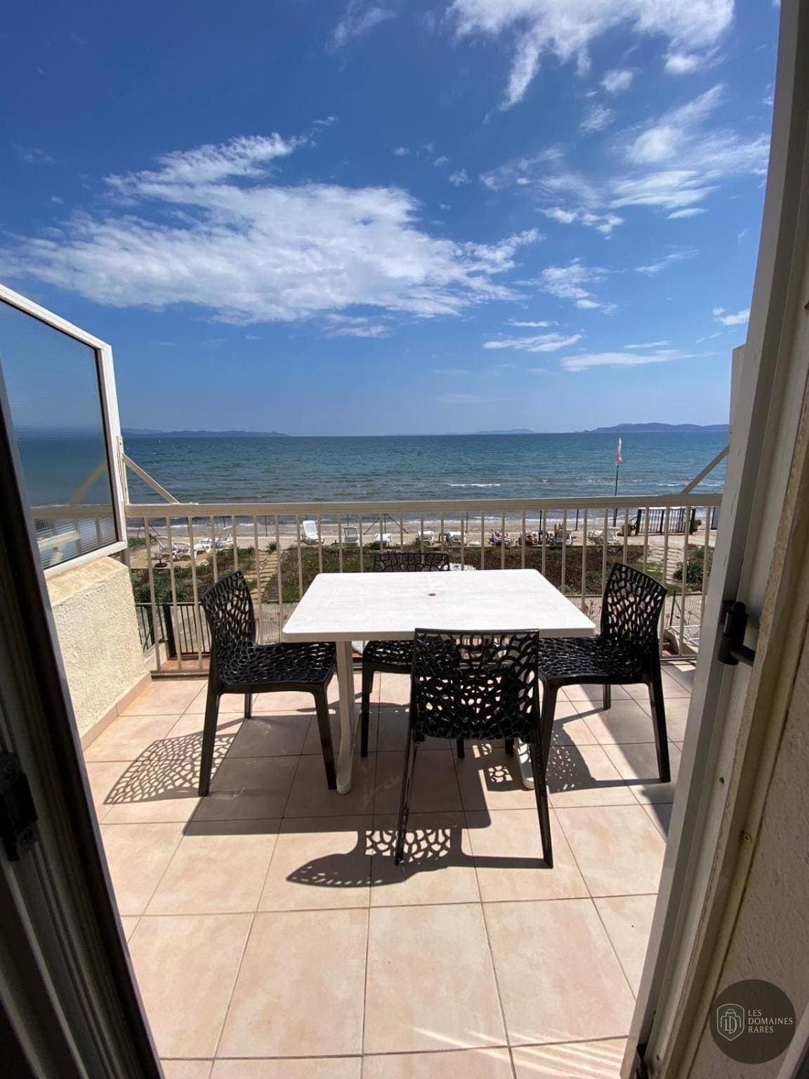 Vue extérieure de l'hôtel Hôtel Surplage à Cavalière en Provence-Alpes-Côte d'Azur