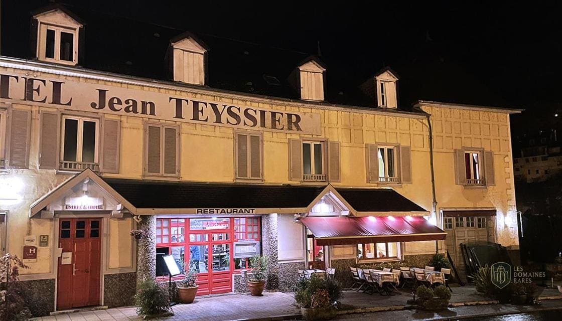 Vue de l'hôtel Hôtel Teyssier à Uzerche en Nouvelle-Aquitaine