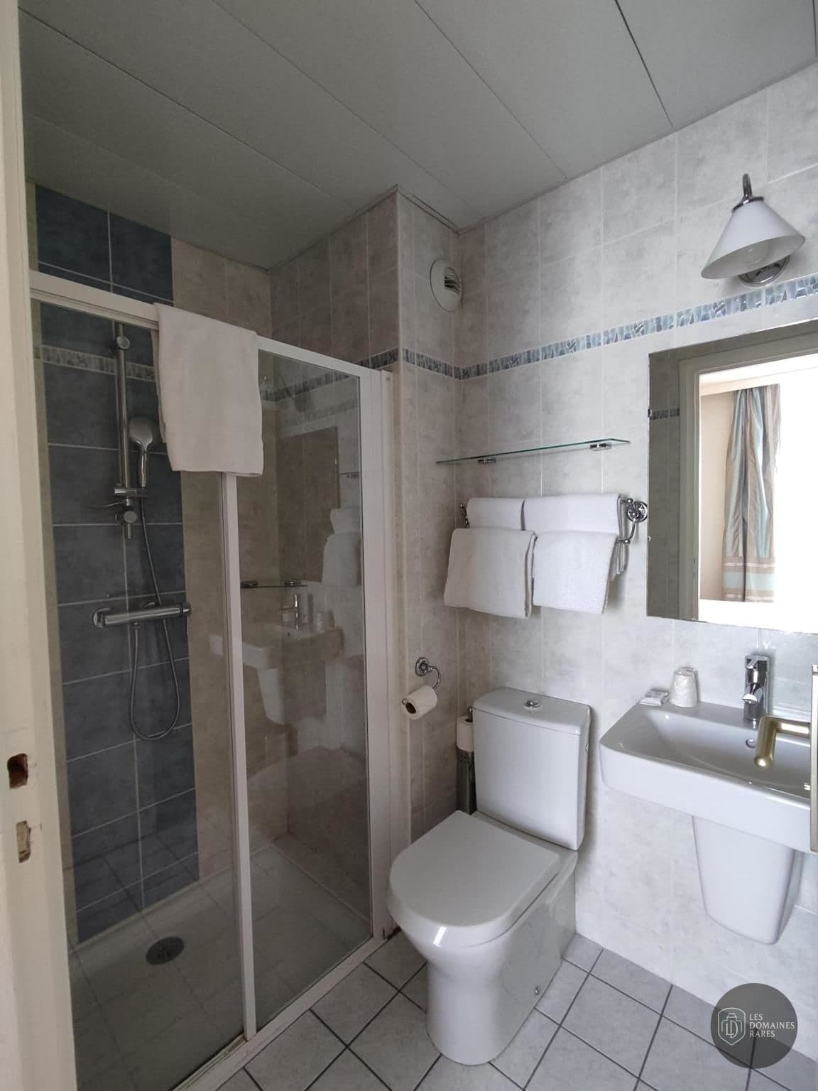 Salle de bain de l'hôtel Hôtel Vauban à Briançon en Provence-Alpes-Côte d'Azur