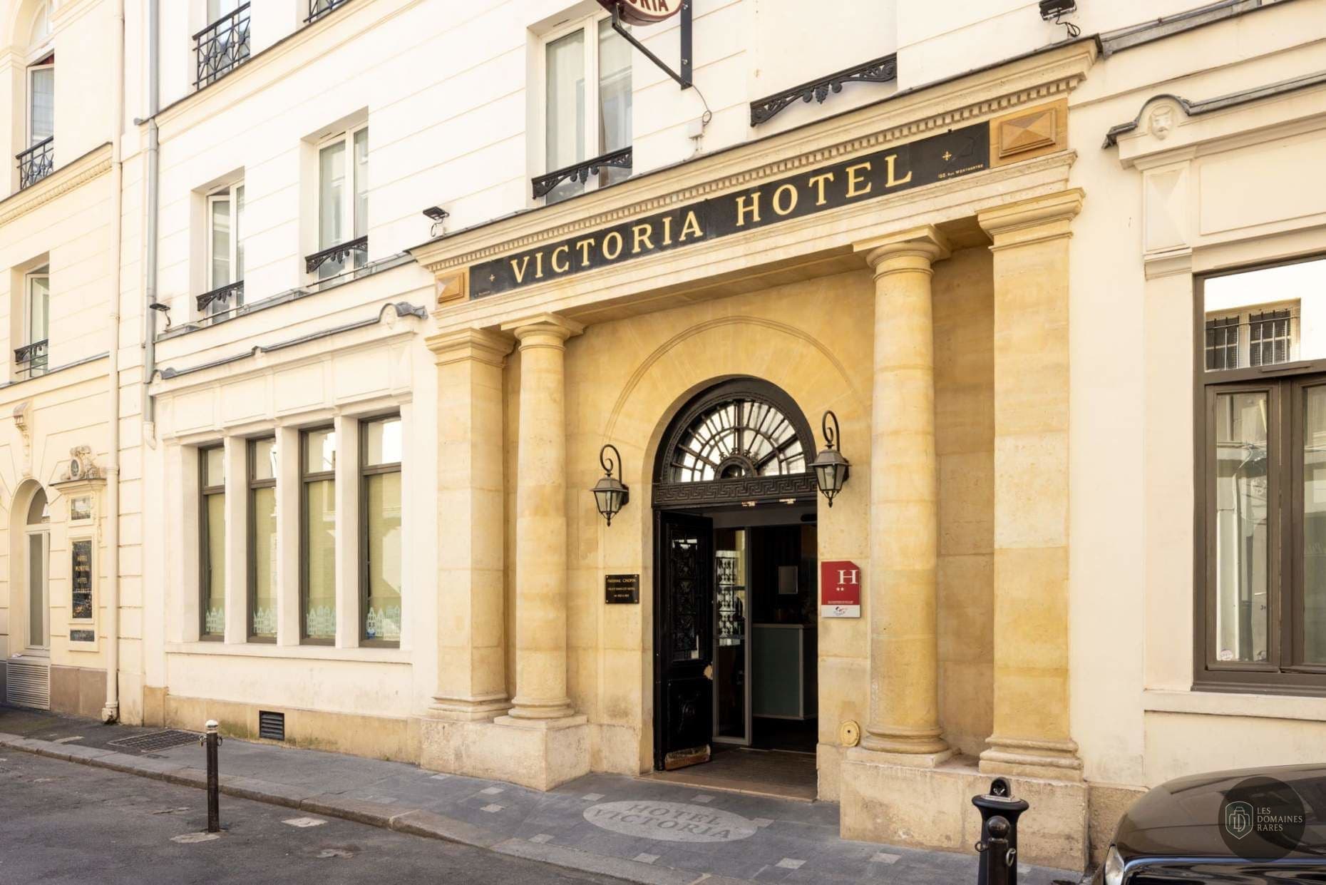 Vue extérieure de l'hôtel Hôtel Victoria à Draguignan en Provence-Alpes-Côte d'Azur