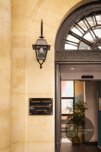 Vue extérieure de l'hôtel Hôtel Victoria à Draguignan en Provence-Alpes-Côte d'Azur