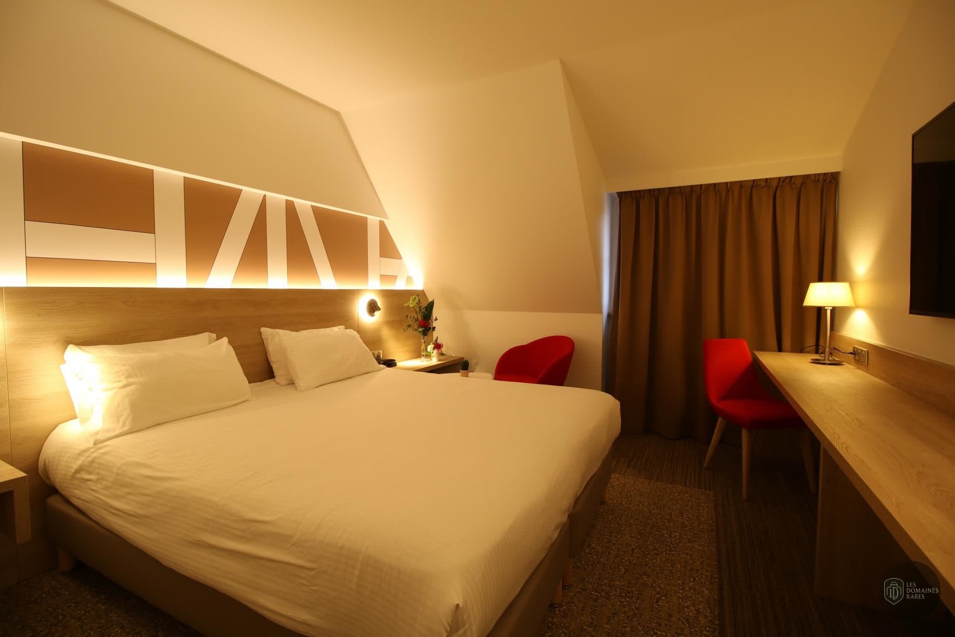 Chambre mansardée lumineuse et confortable