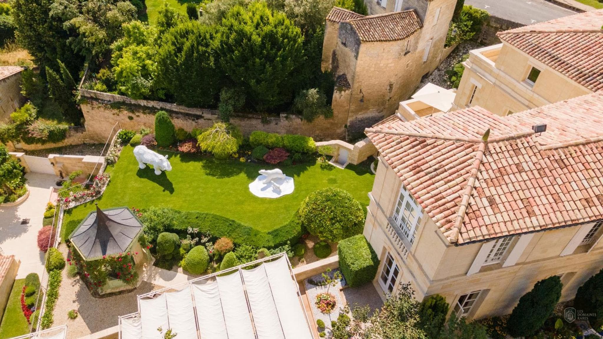 Vue extérieure de l'hôtel Hôtel de Pavie en Nouvelle-Aquitaine