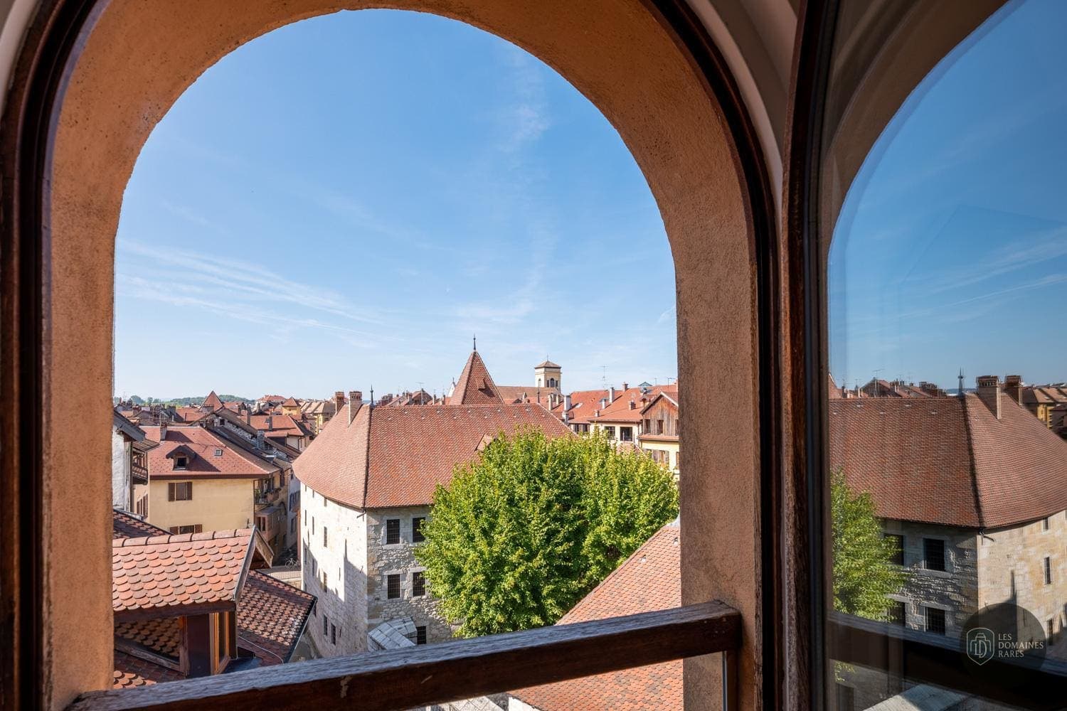 Vue extérieure de l'hôtel Hôtel de l'Isle en Auvergne-Rhône-Alpes