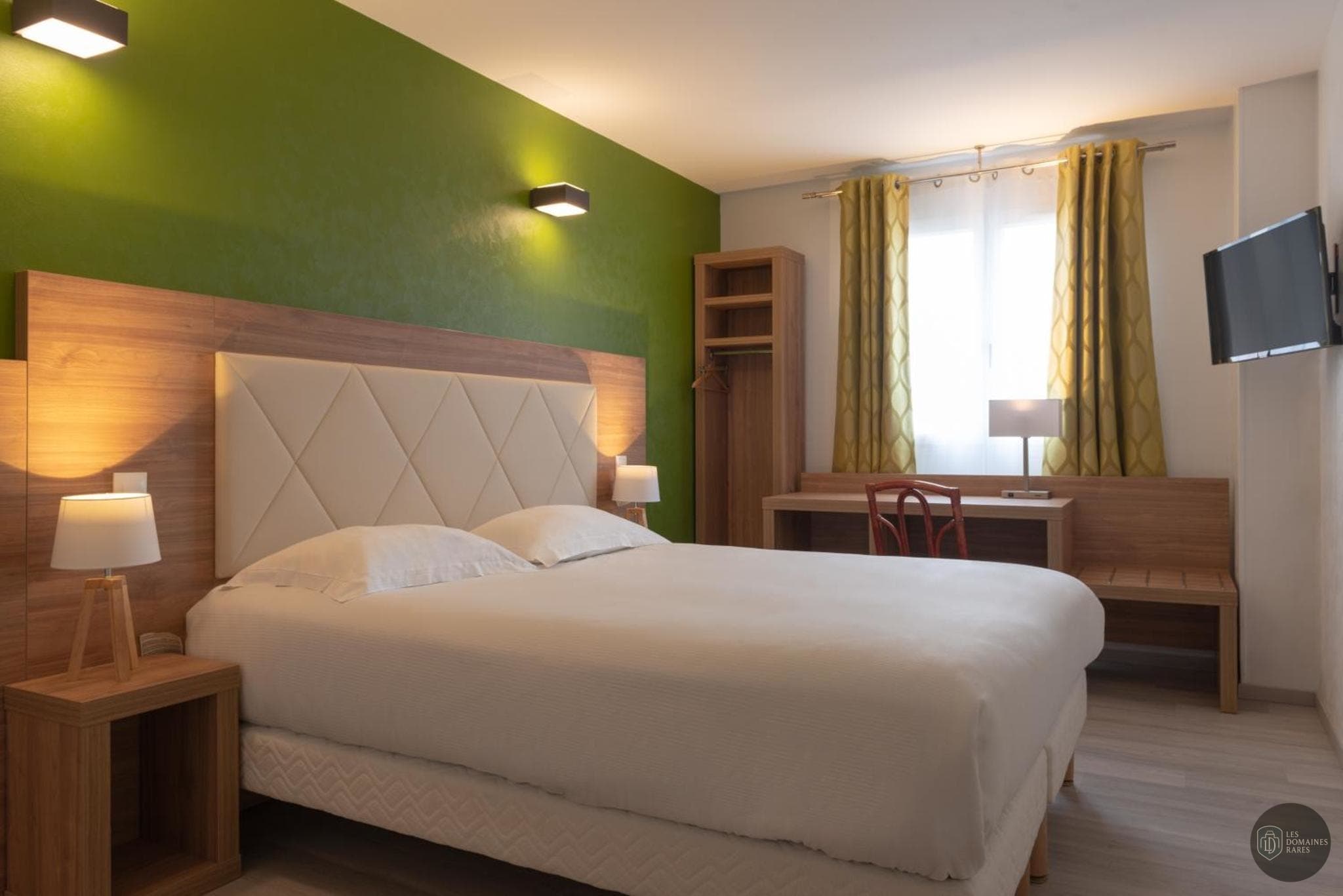 Chambre de l'hôtel Hôtel de l'Orme à Evreux en Normandie