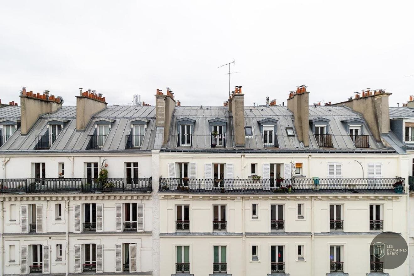 Vue extérieure de l'hôtel Hôtel des Bains à Granville en Normandie