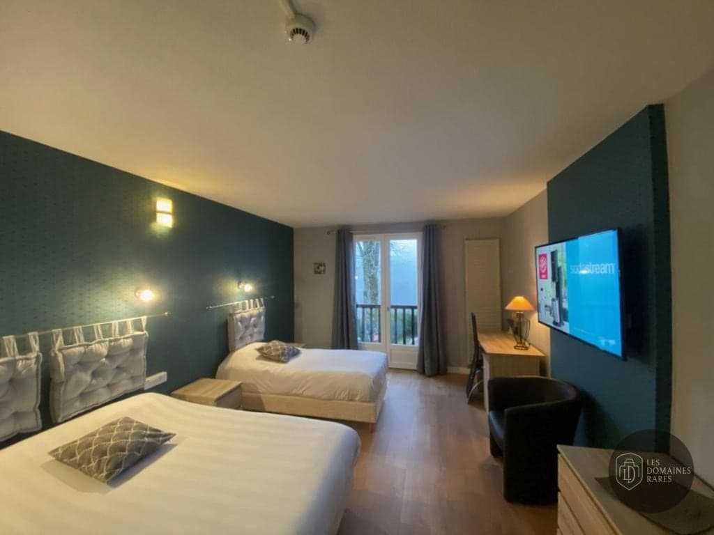 Chambre de l'hôtel Hôtel des Chazes en Auvergne-Rhône-Alpes - séminaire saint jacques des blats 04 71 47 05 68