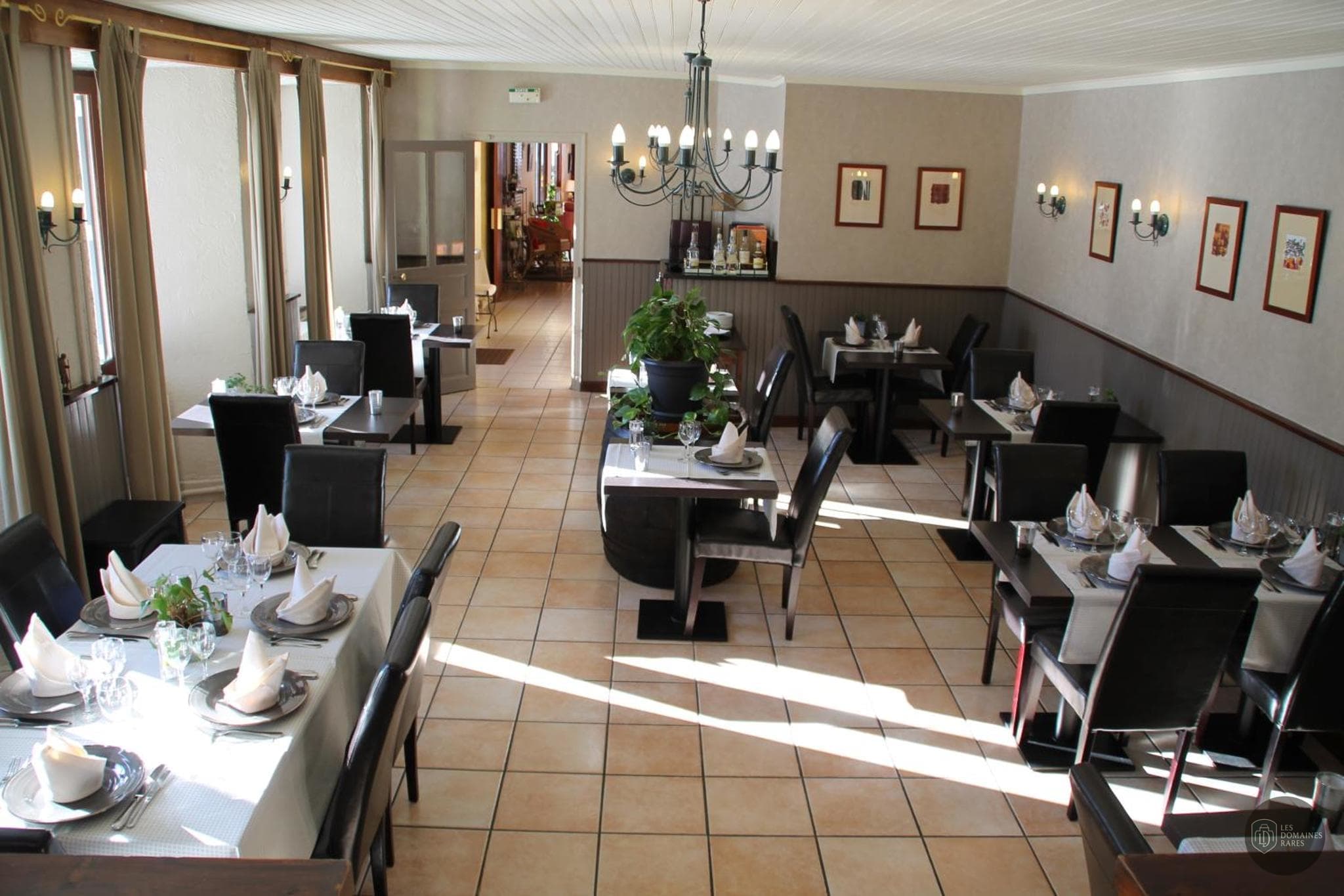 Restaurant de l'hôtel Hôtel des Chazes en Auvergne-Rhône-Alpes - séminaire saint jacques des blats 04 71 47 05 68