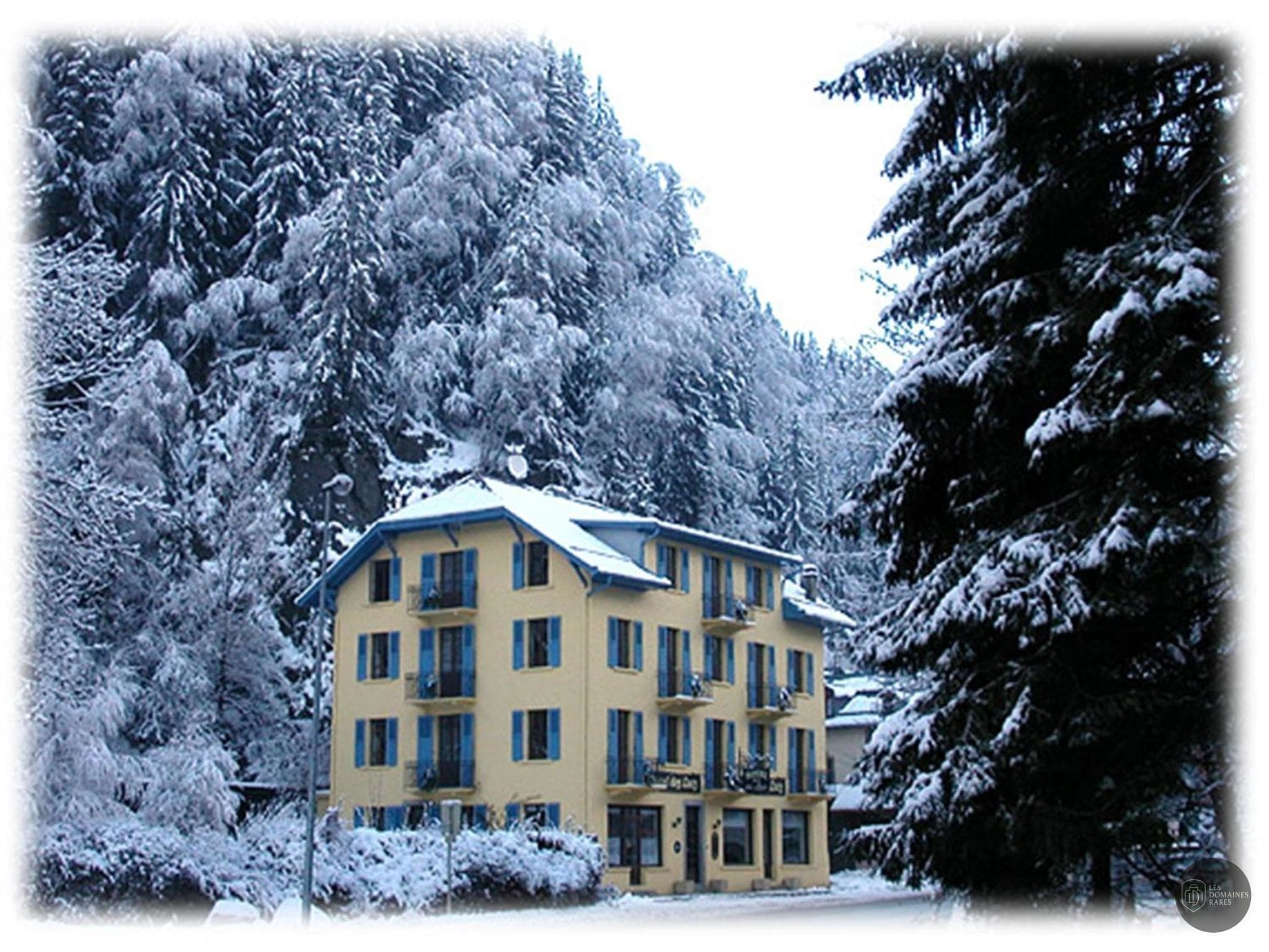 Vue de l'hôtel Hôtel des Lacs en Île-de-France