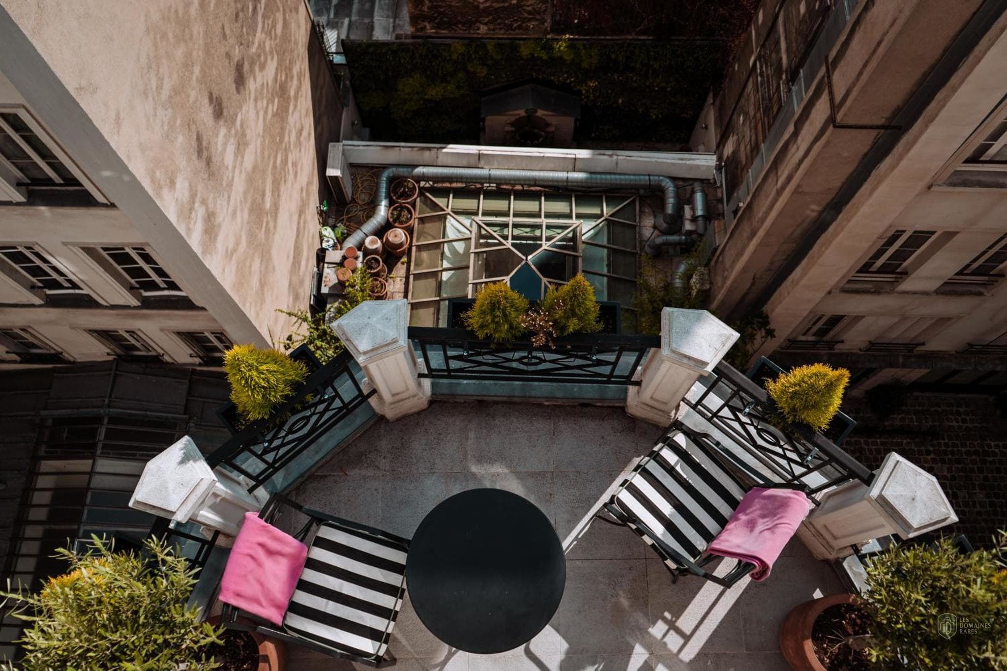 Vue extérieure de l'hôtel Hôtel l'Esplan en Auvergne-Rhône-Alpes