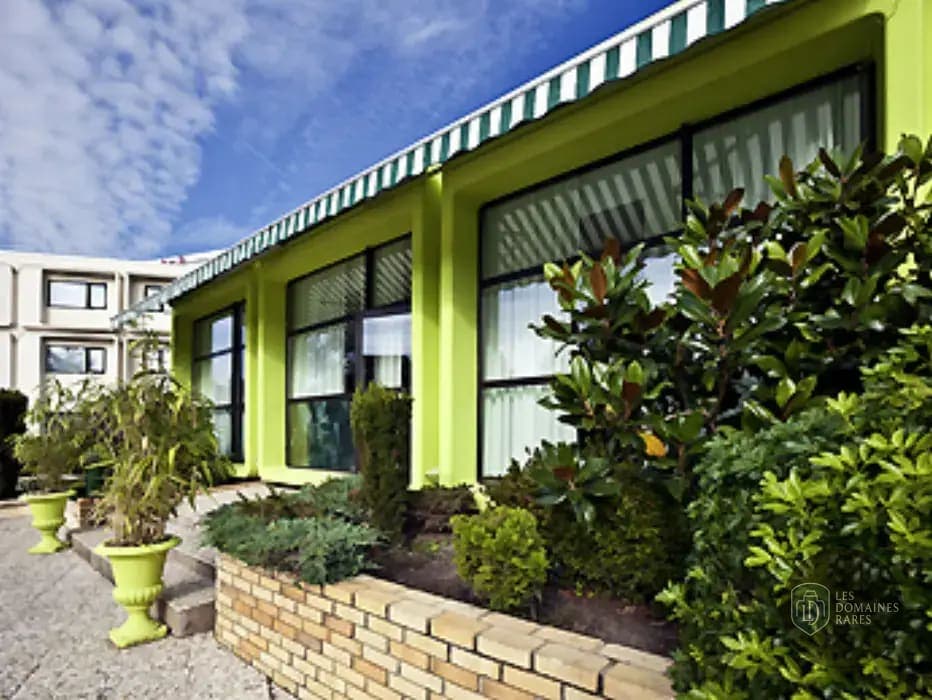 Vue extérieure de l'hôtel Hôtel la Thalie en Bourgogne-Franche-Comté