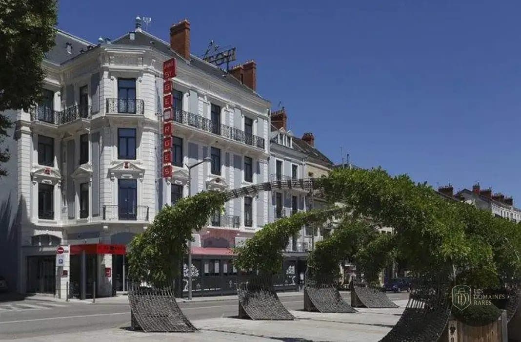 Vue extérieure de l'hôtel Hôtel la Thalie en Bourgogne-Franche-Comté