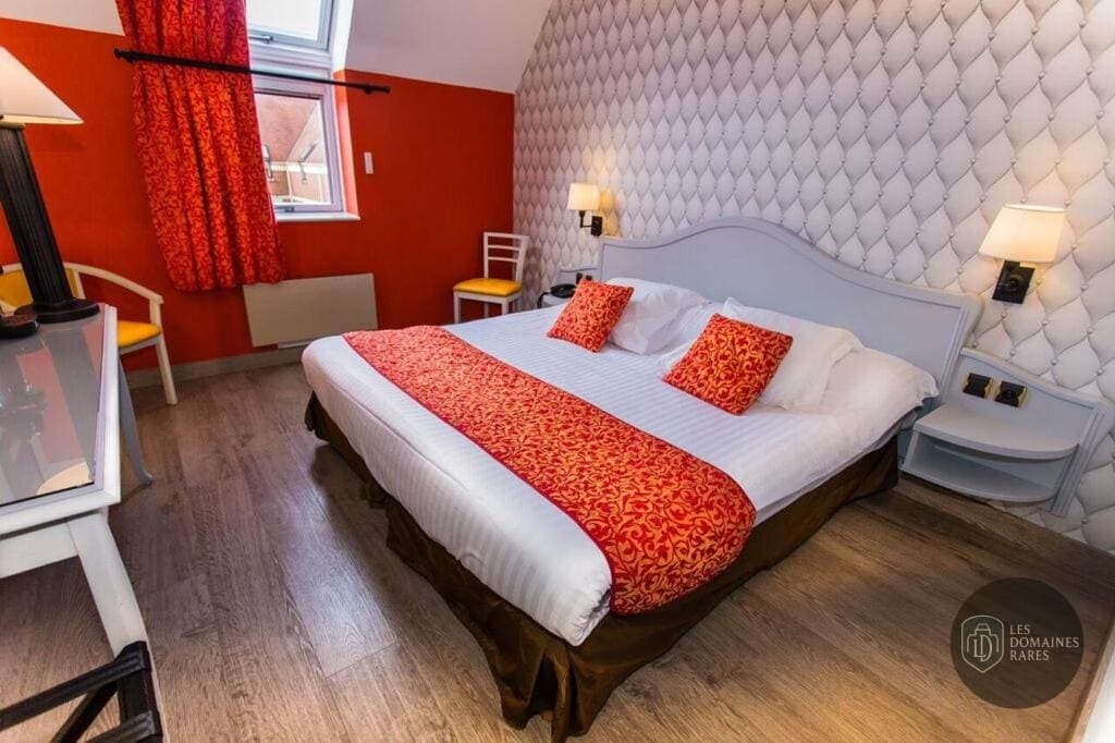 Chambre de l'hôtel Hôtel le Cèdre à Noyon en Hauts-de-France