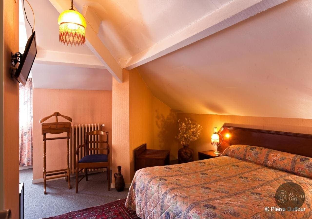 Chambre de l'hôtel Hôtel le Catala à Beaudéan en Occitanie