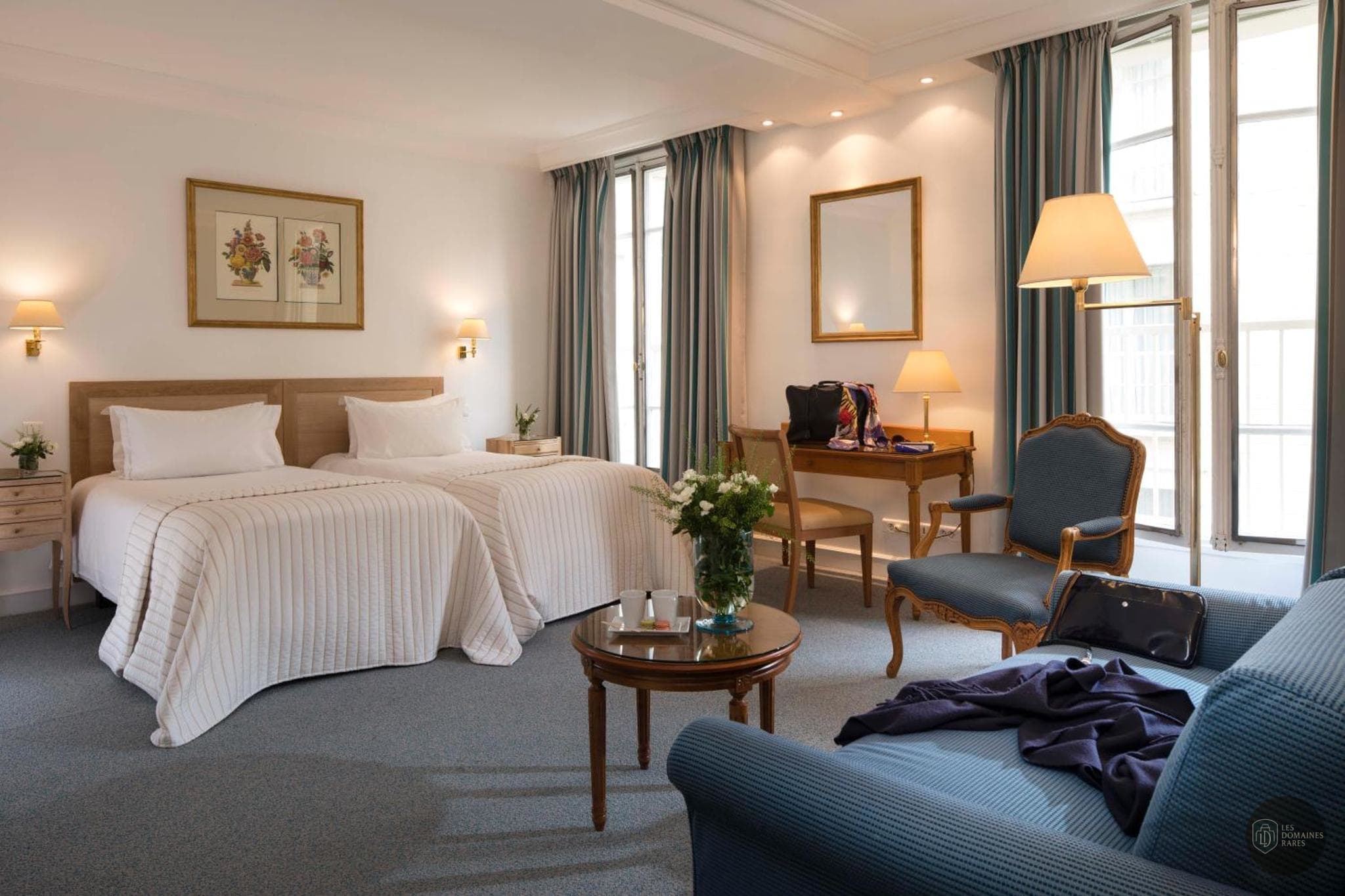 Chambre de l'hôtel Hôtel le Littré à Paris en Île-de-France - séminaire paris france coordonnées gps latitude : 48.845445