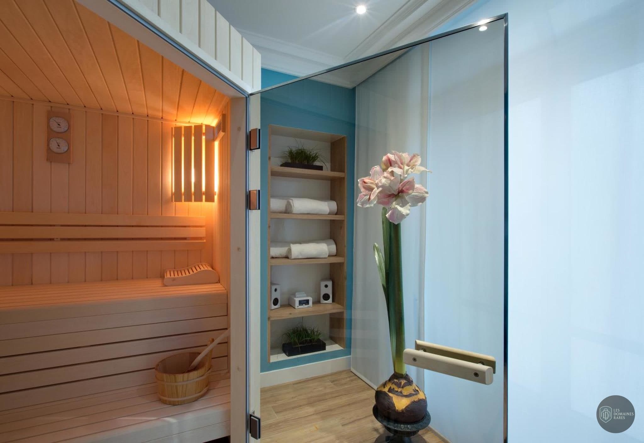 Chambre de l'hôtel Hôtel le Littré à Paris en Île-de-France