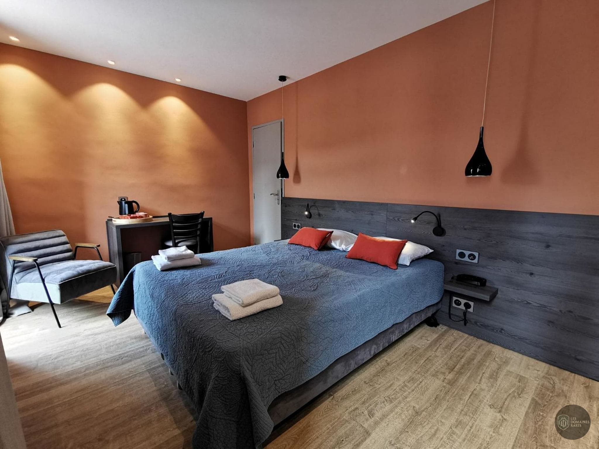 Chambre de l'hôtel Hôtel le Pont Neuf à Le en Auvergne-Rhône-Alpes