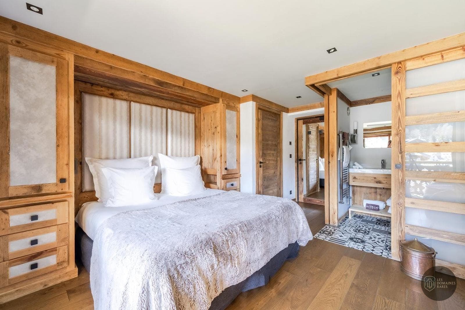 Chambre du lieu Hôtel les Peupliers à Baratier en Provence-Alpes-Côte d'Azur