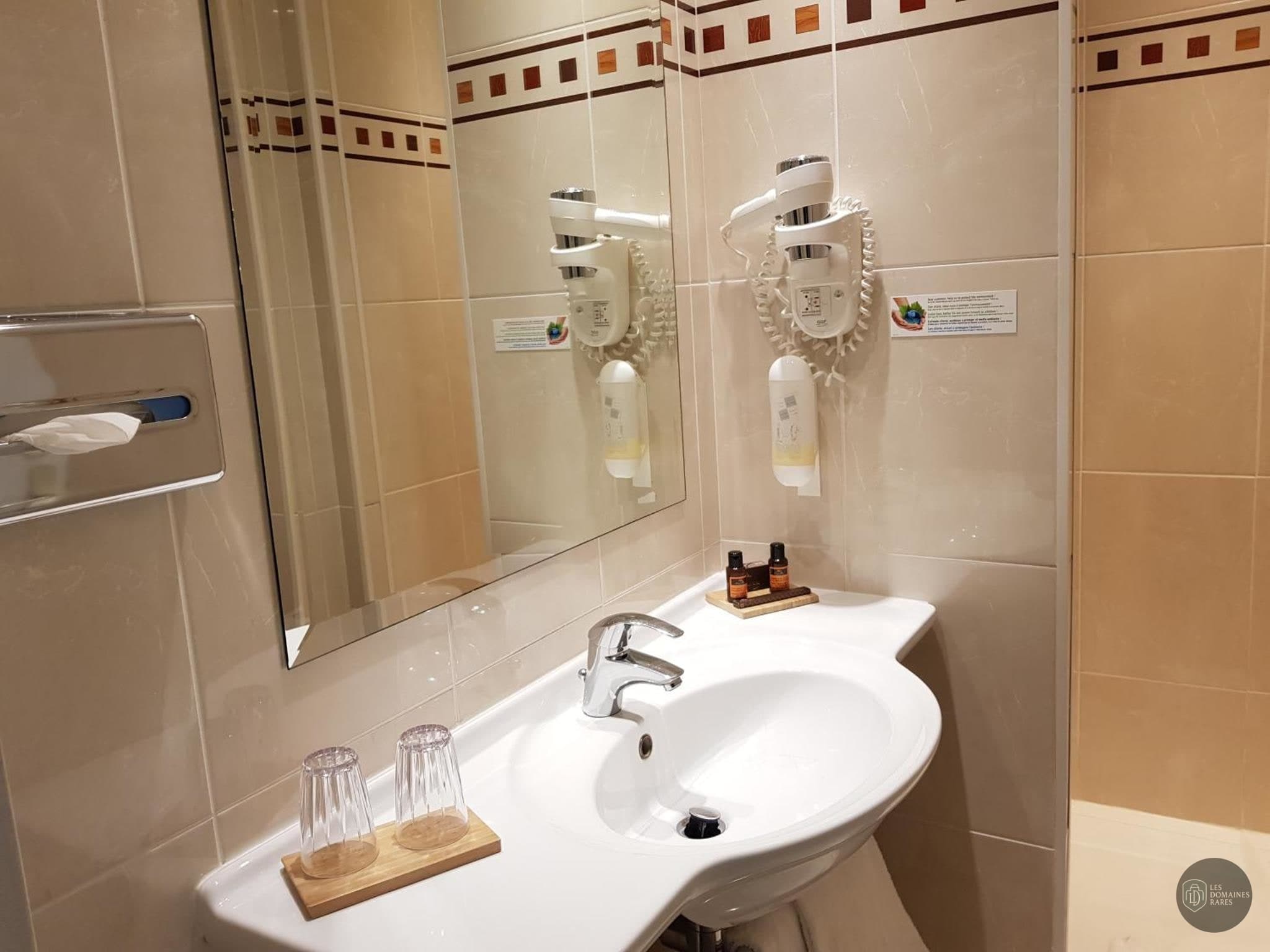Salle de bain du domaine HEC Paris Champerret à Paris en Île-de-France