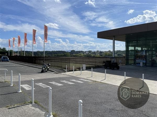 Vue extérieure du lieu Halle d'Iraty à Biarritz en Nouvelle-Aquitaine
