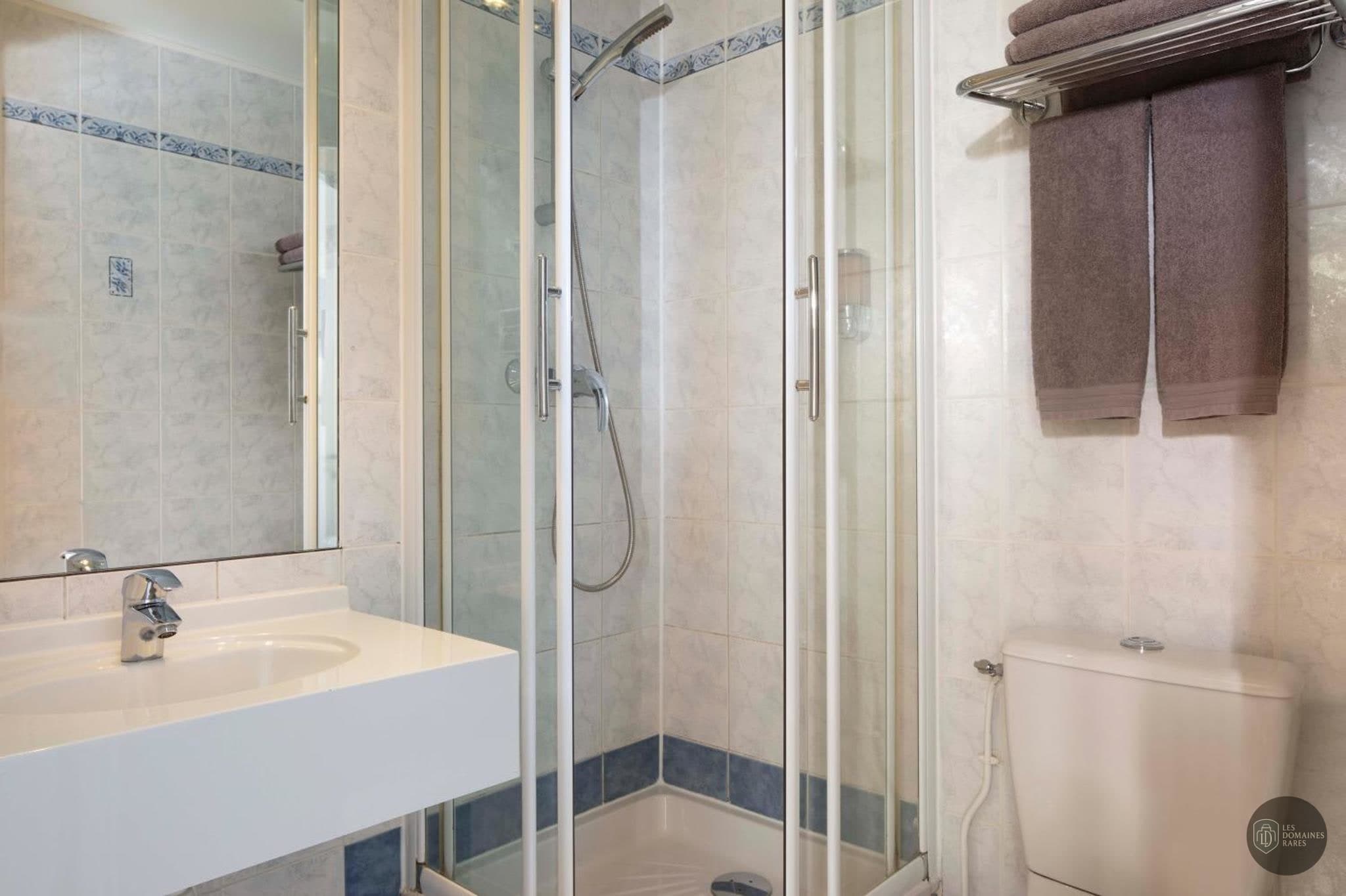 Salle de bain du domaine Hameau de Valouse à Valouse en Auvergne-Rhône-Alpes