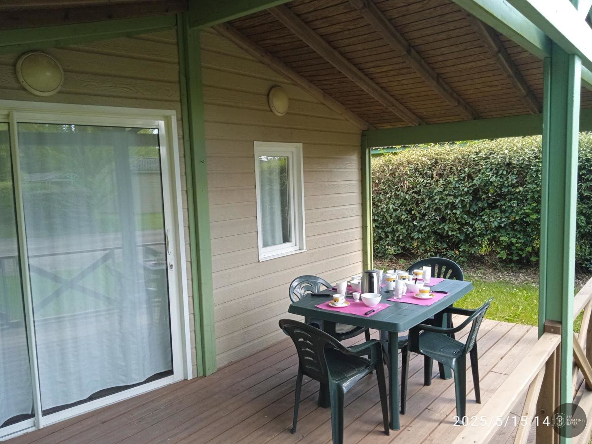 Vue extérieure du lieu Hameaux de Miel à Beynat en Nouvelle-Aquitaine