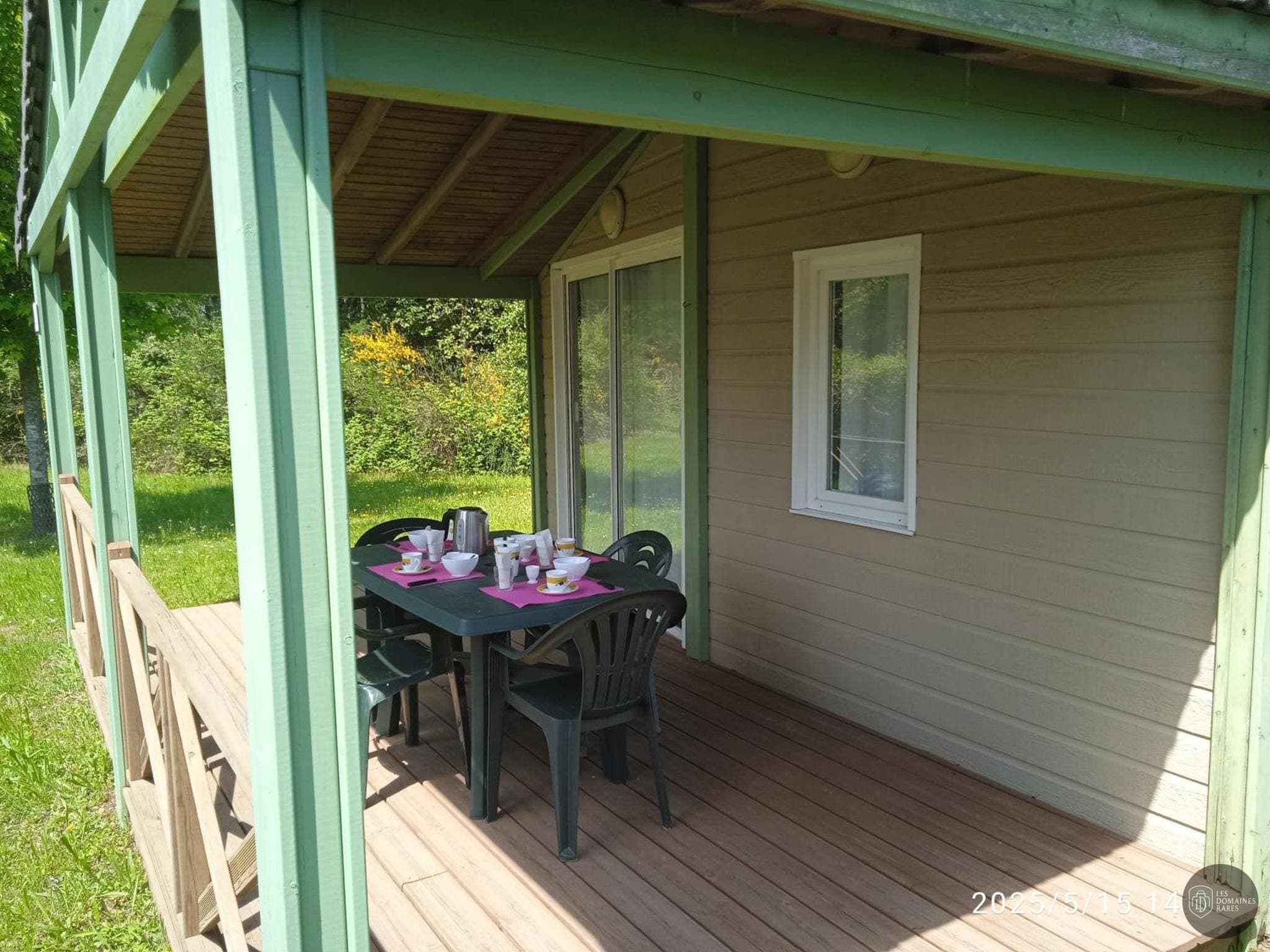 Vue extérieure du lieu Hameaux de Miel à Beynat en Nouvelle-Aquitaine