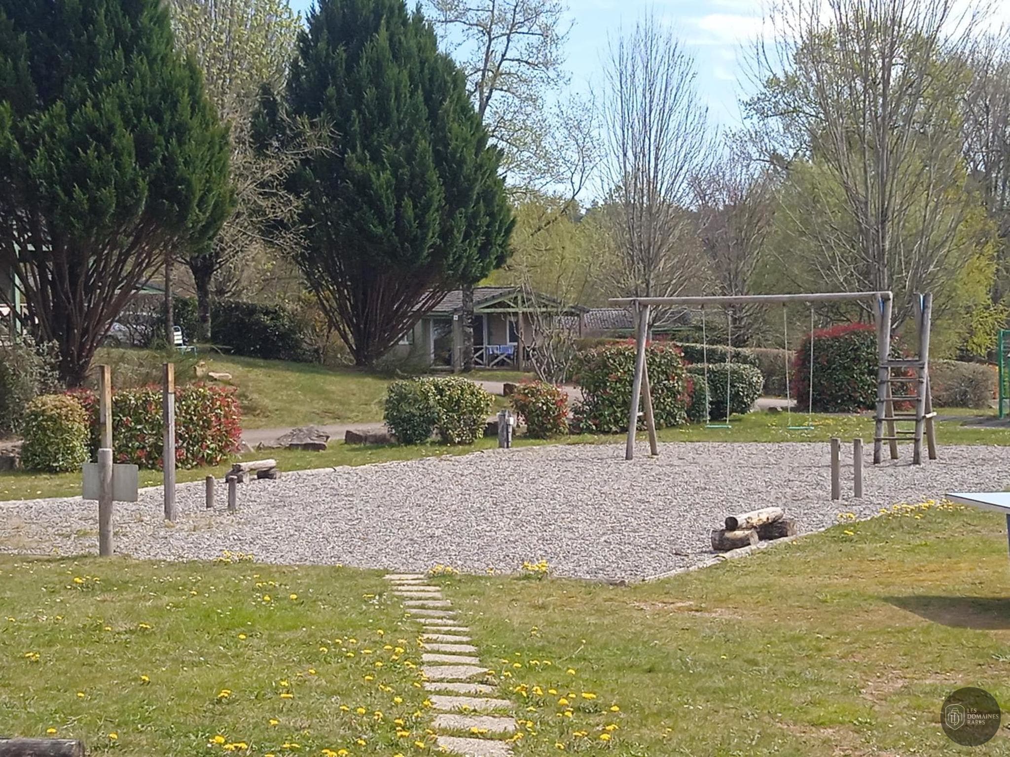 Vue extérieure du lieu Hameaux de Miel à Beynat en Nouvelle-Aquitaine