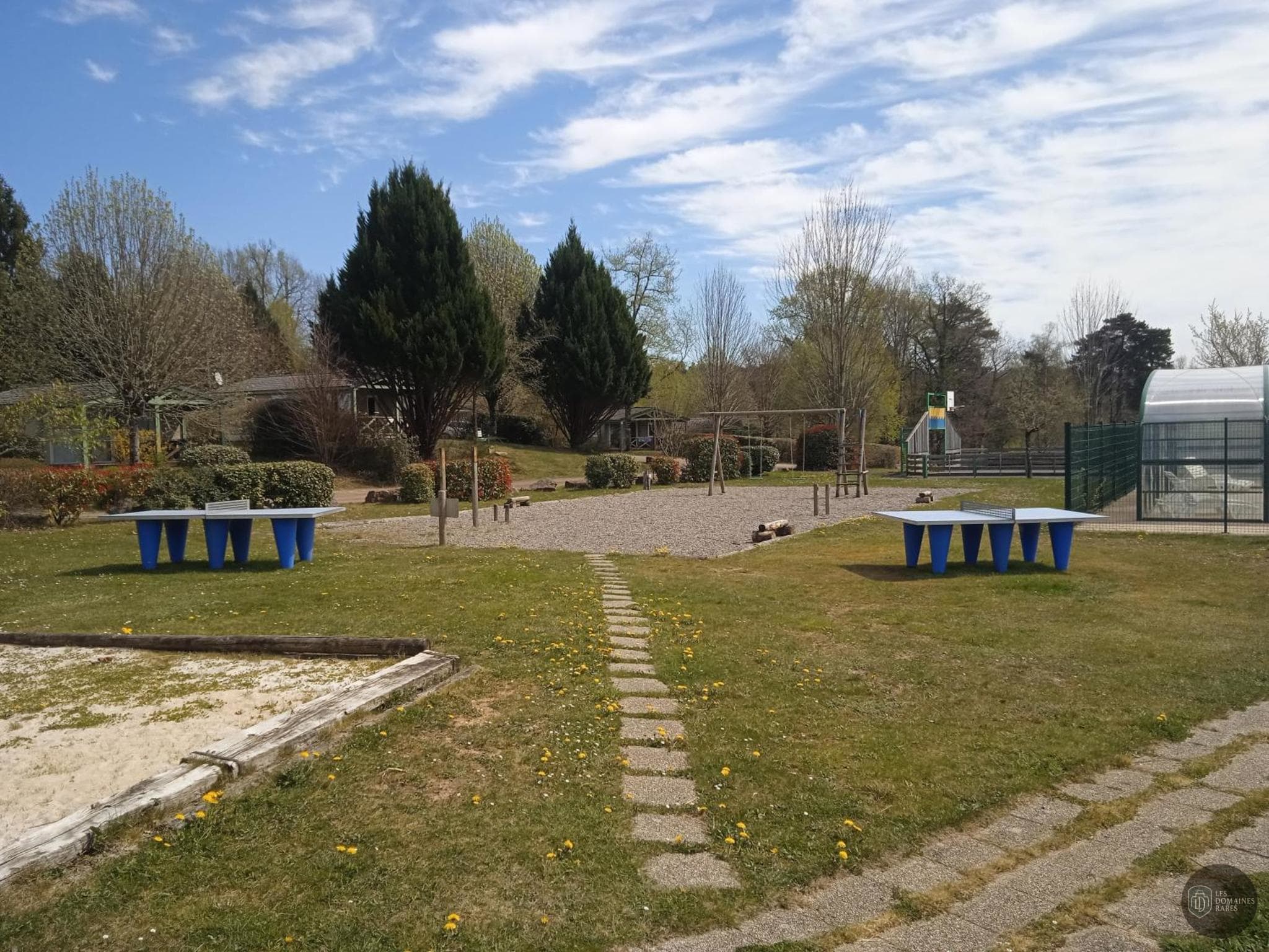 Vue extérieure du lieu Hameaux de Miel à Beynat en Nouvelle-Aquitaine
