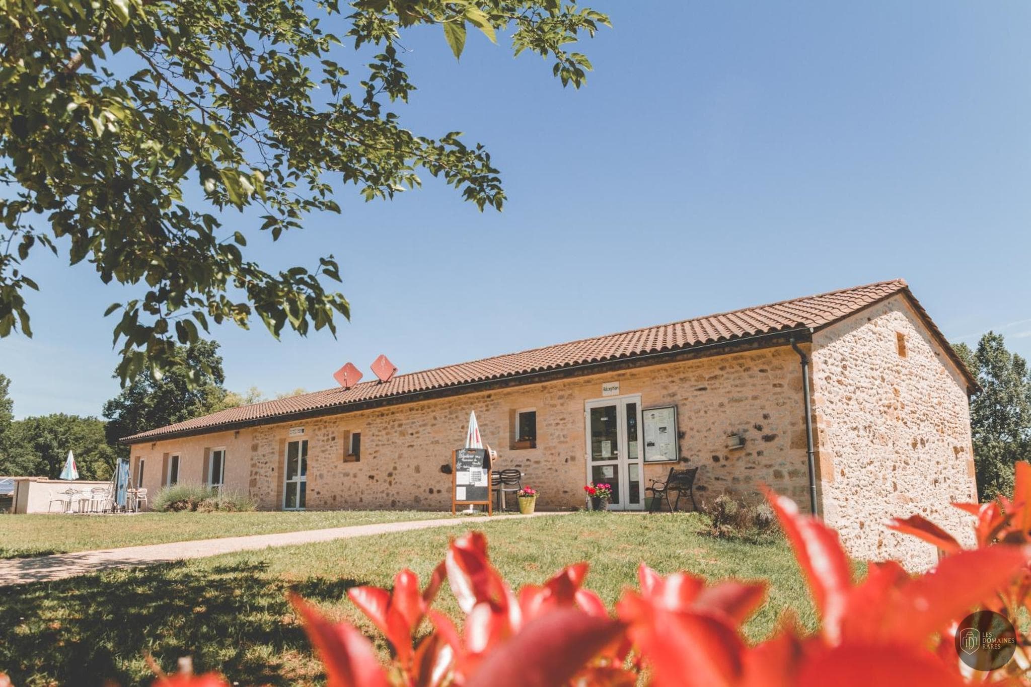 Vue extérieure du château Hameaux de Pomette à Marminiac en Occitanie