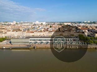 Vue extérieure du lieu Hangar 14 à Bordeaux en Nouvelle-Aquitaine