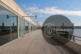 Vue extérieure du lieu Hangar 14 à Bordeaux en Nouvelle-Aquitaine