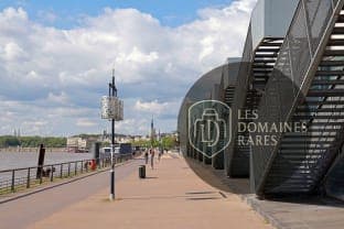 Vue extérieure du lieu Hangar 14 à Bordeaux en Nouvelle-Aquitaine