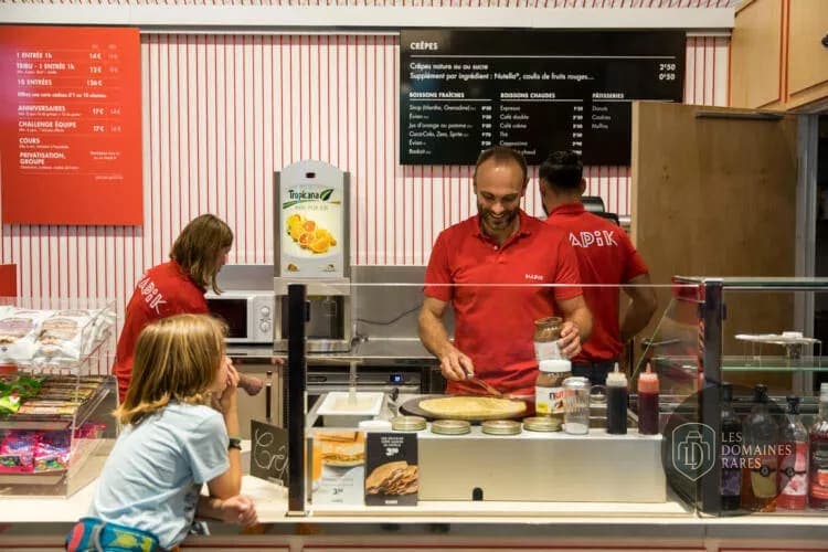 Espace restauration rapide avec crêpes