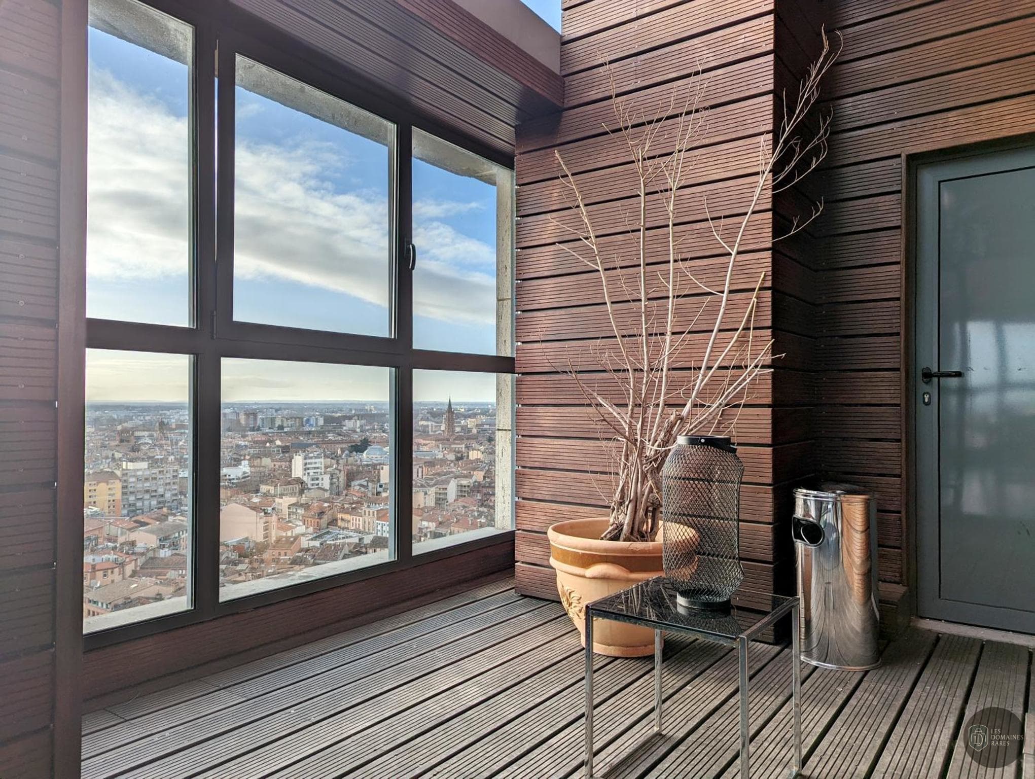 Vue extérieure du lieu Haut Lofts à Toulouse en Occitanie