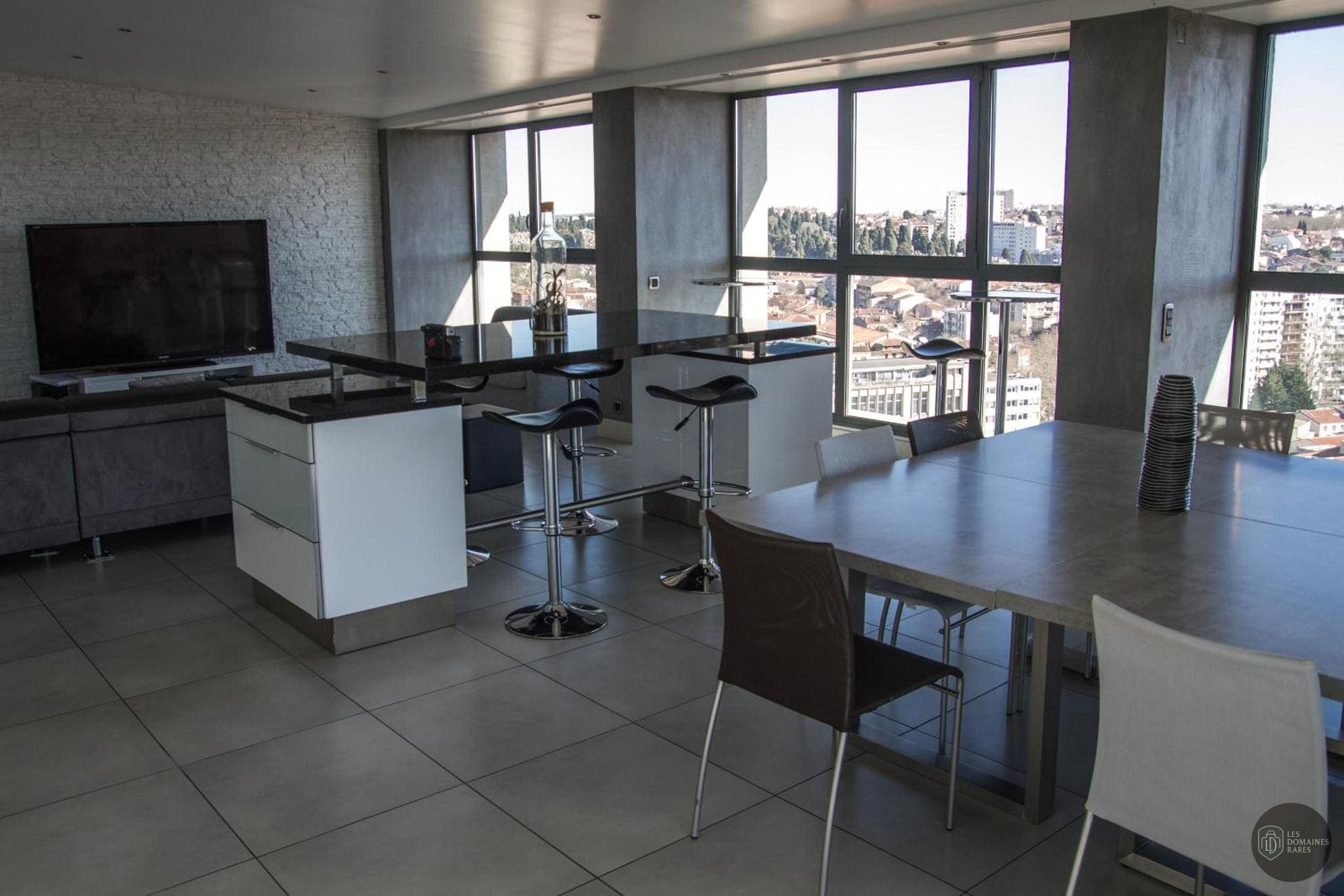 Vue extérieure du lieu Haut Lofts à Toulouse en Occitanie