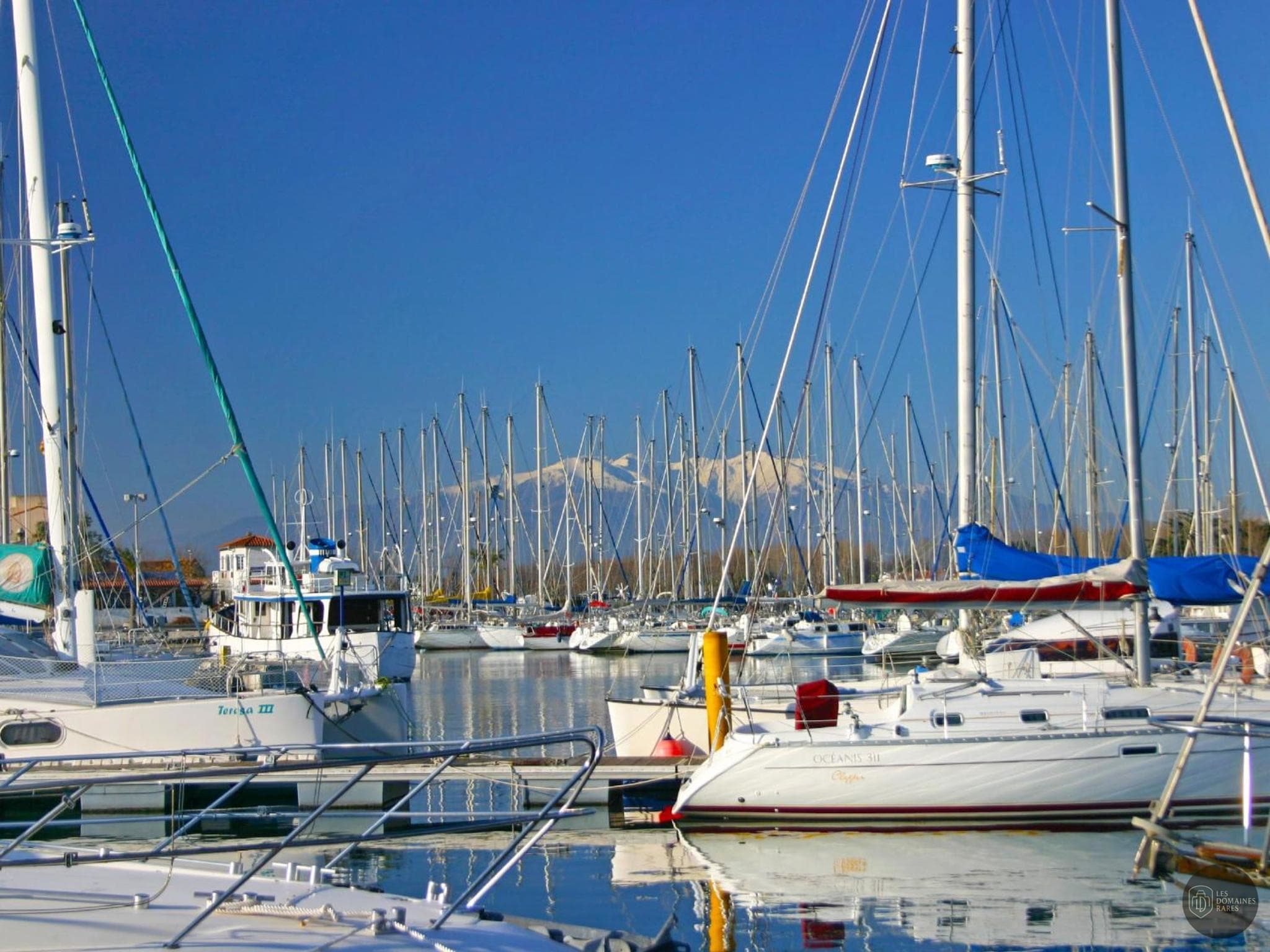 Vue extérieure de l'hôtel Horizon Golf à Canet en Occitanie