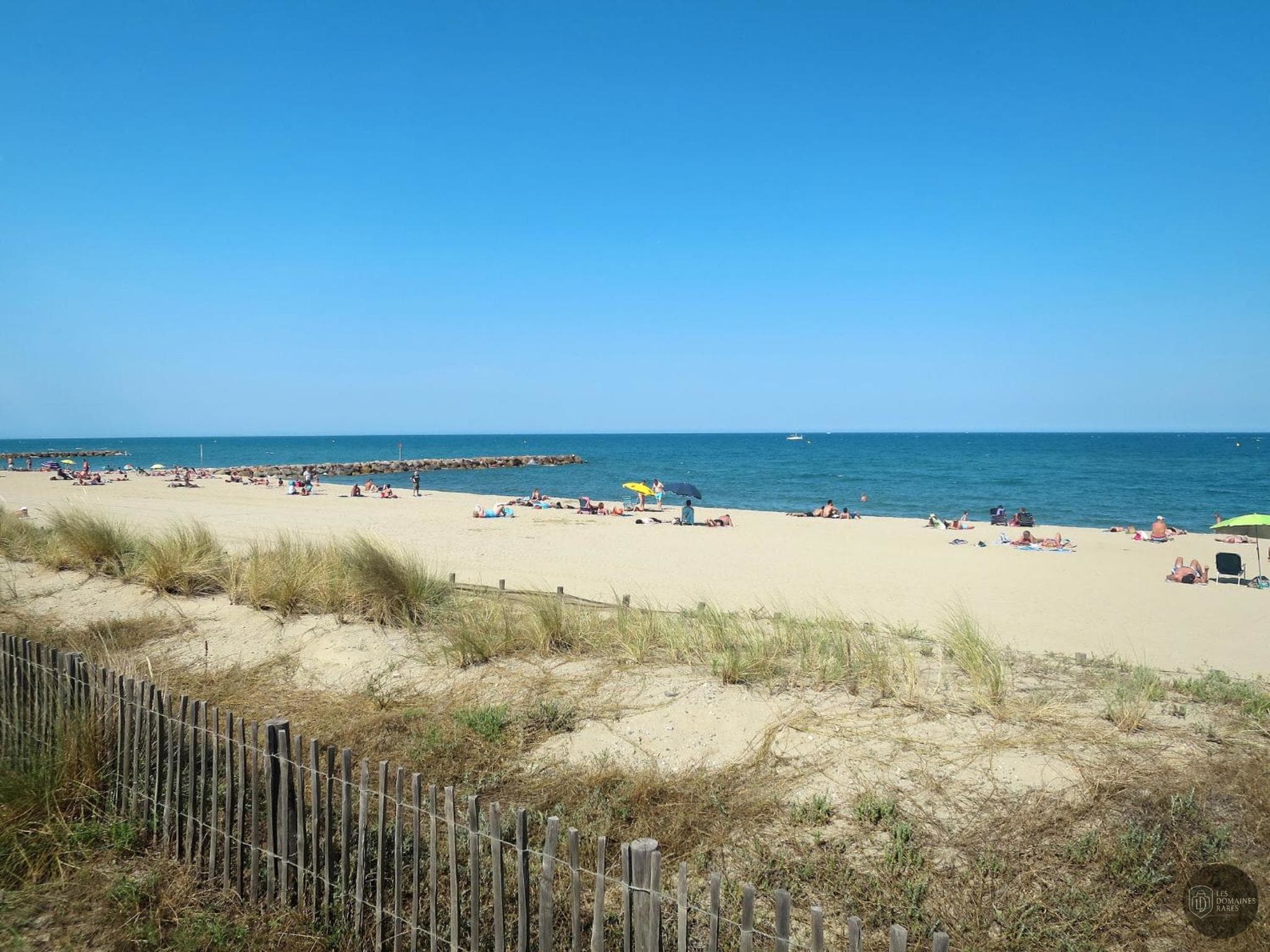 Vue extérieure de l'hôtel Horizon Golf à Canet en Occitanie