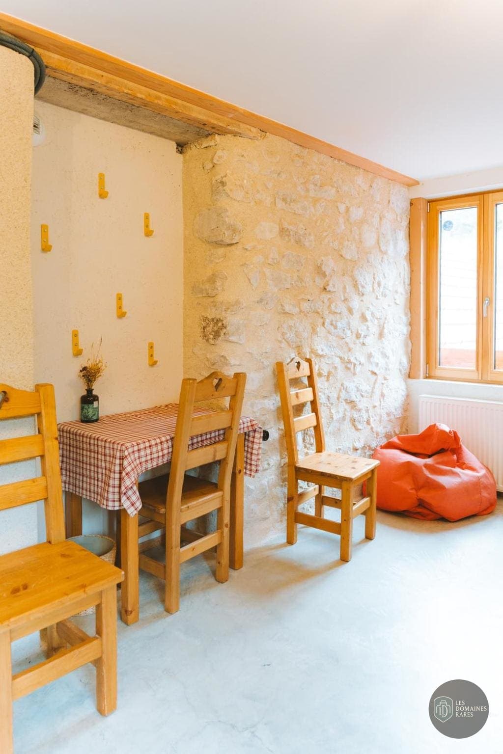 Restaurant de l'auberge Hostel Quartier Libre en Auvergne-Rhône-Alpes - séminaire drôme