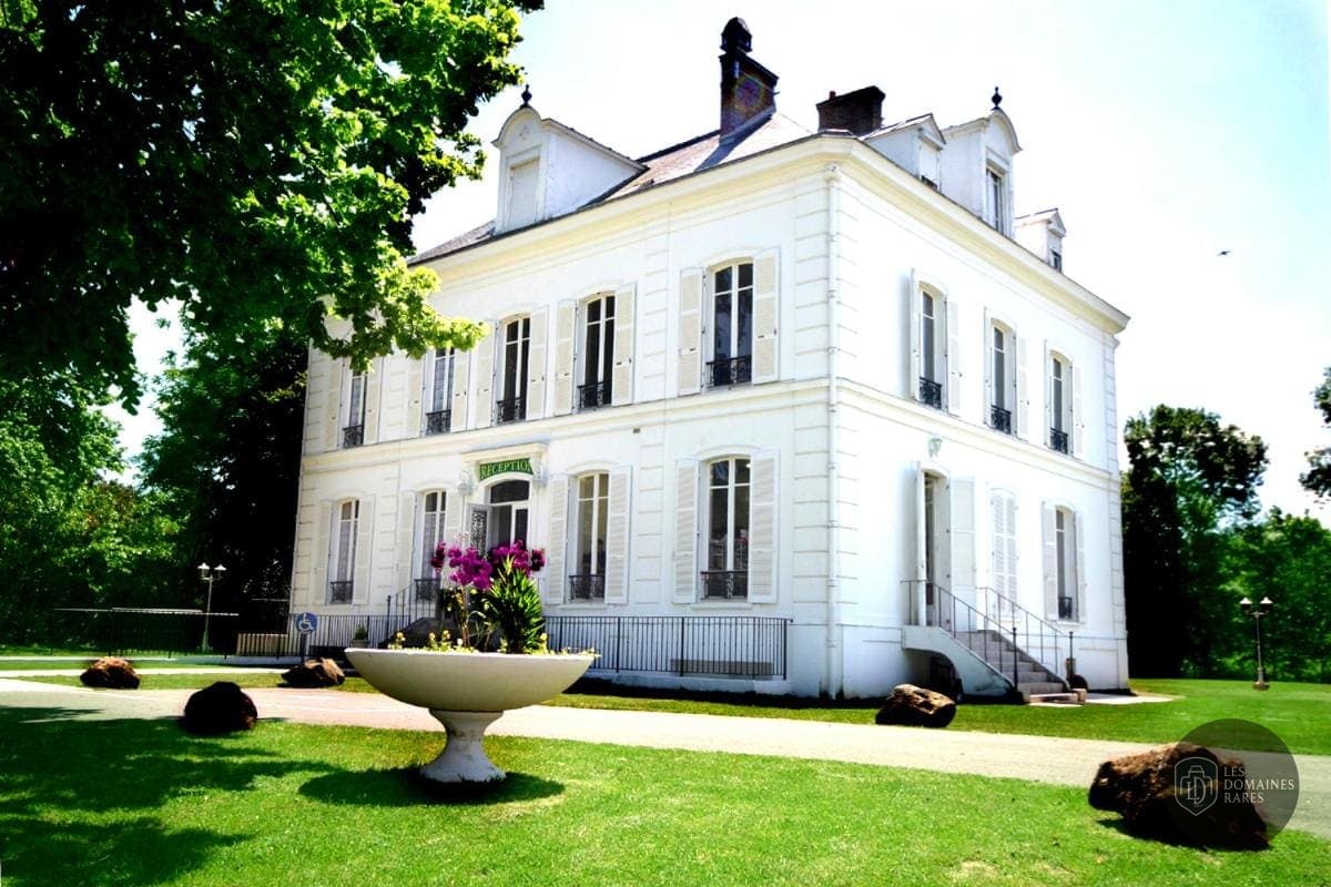 Vue du lieu Hostellerie Le Châtel à Nangis en Île-de-France
