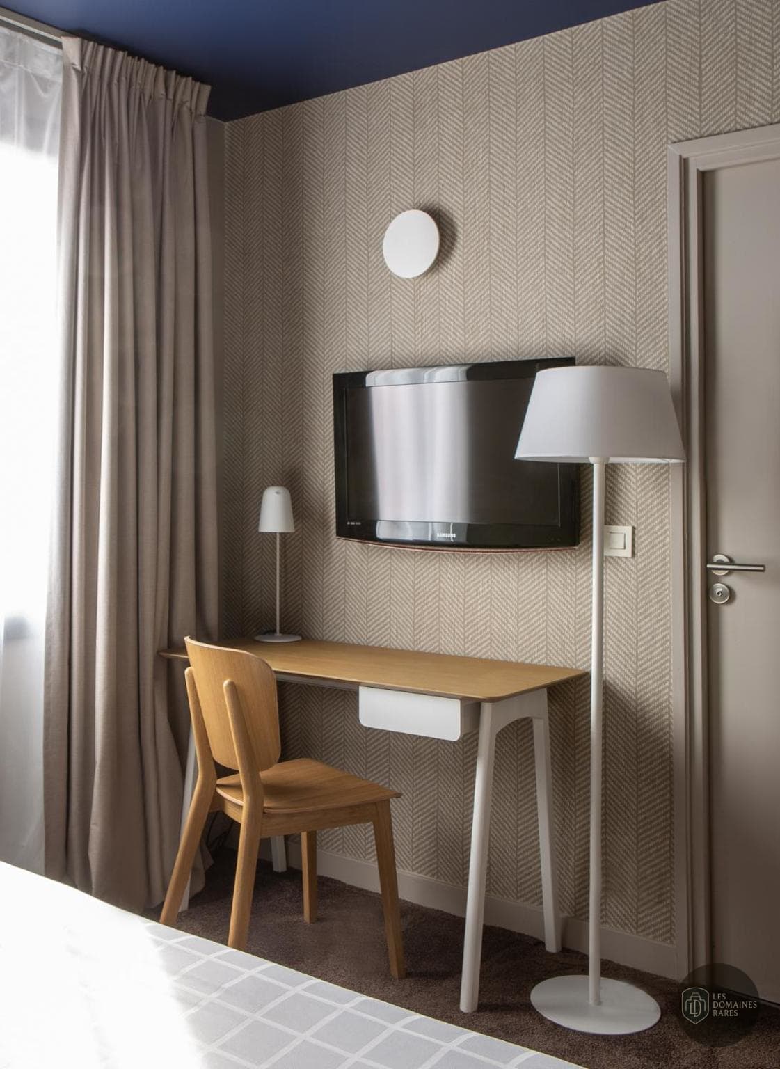 Chambre de l'hôtel Hotel Antares à Deauville en Normandie
