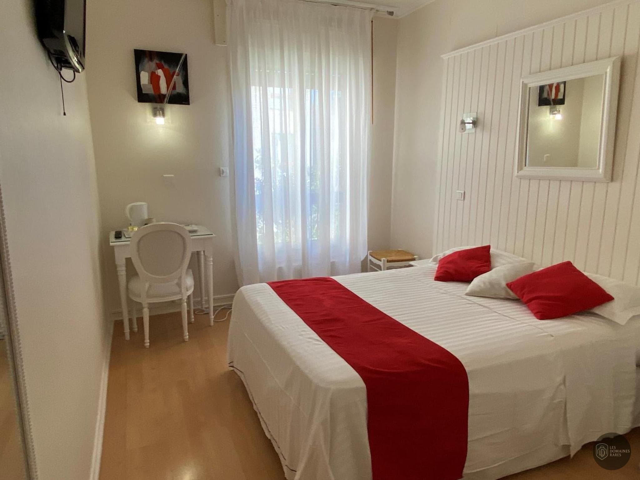 Chambre de l'hôtel Hotel Biney à Rodez en Occitanie