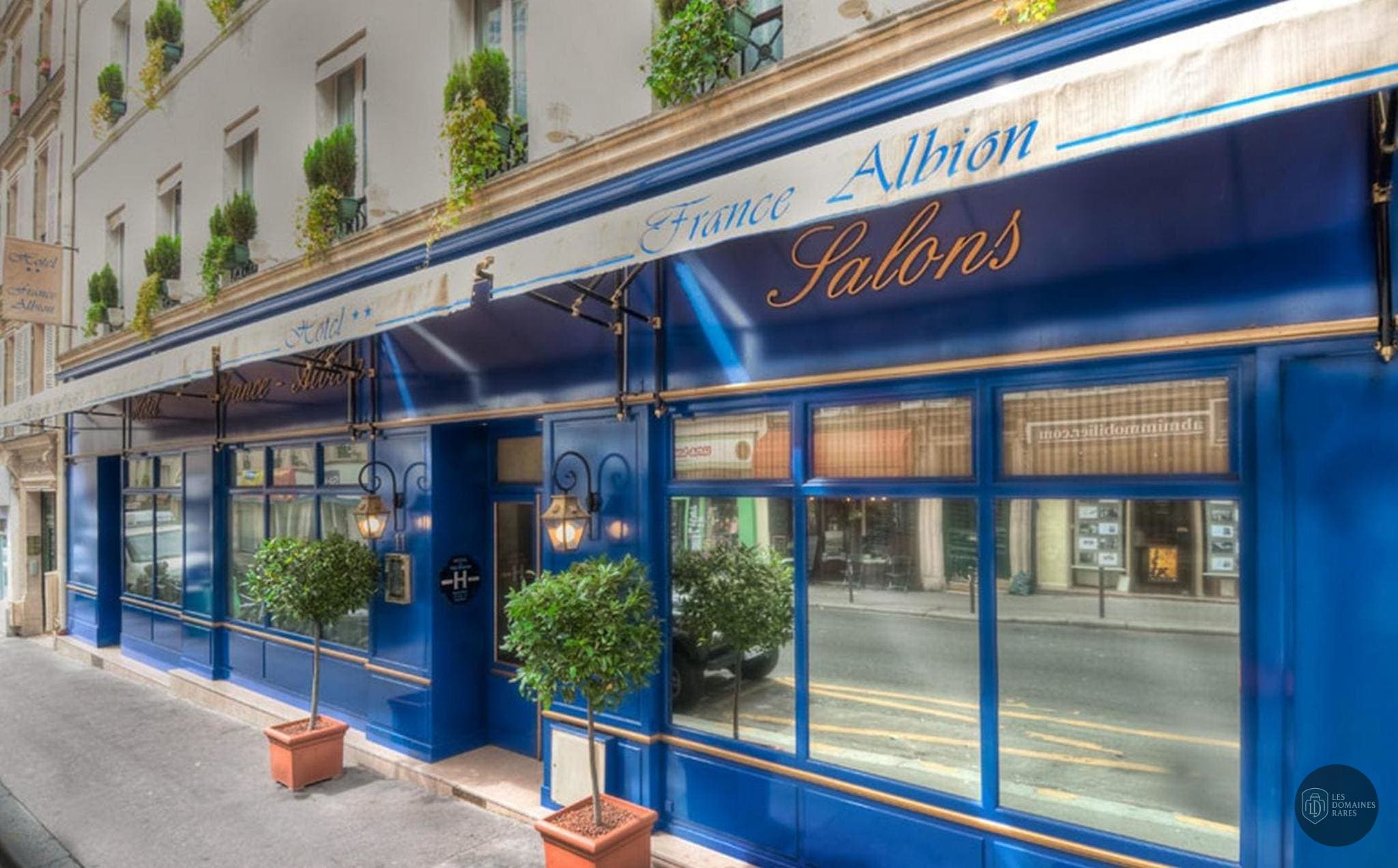 Vue de l'hôtel Hotel France Albion à Paris en Île-de-France