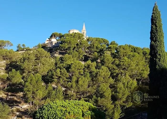 Vue extérieure de l'hôtel Hotel Giraglia à Port en Provence-Alpes-Côte d'Azur