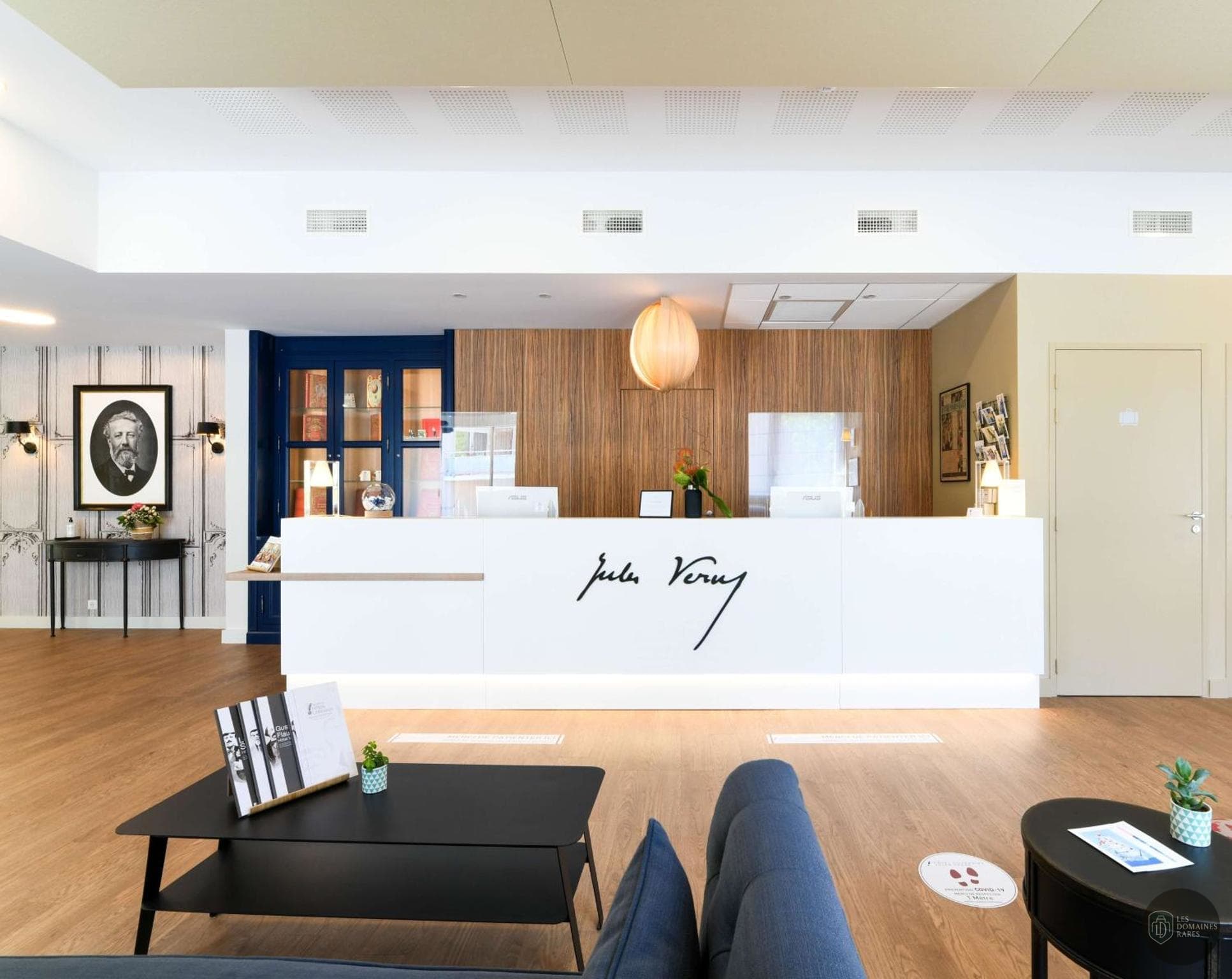 Hotel Jules Verne — Extérieur
